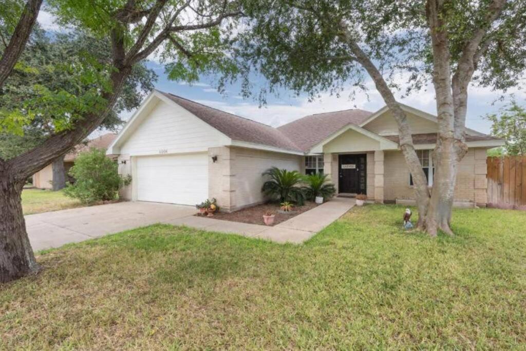 Mcallen 4Br With Pool, Shopping & More Exterior photo